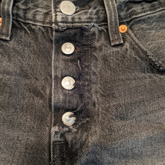 Black Levi Distressed Shorts! - Picture 5 of 6